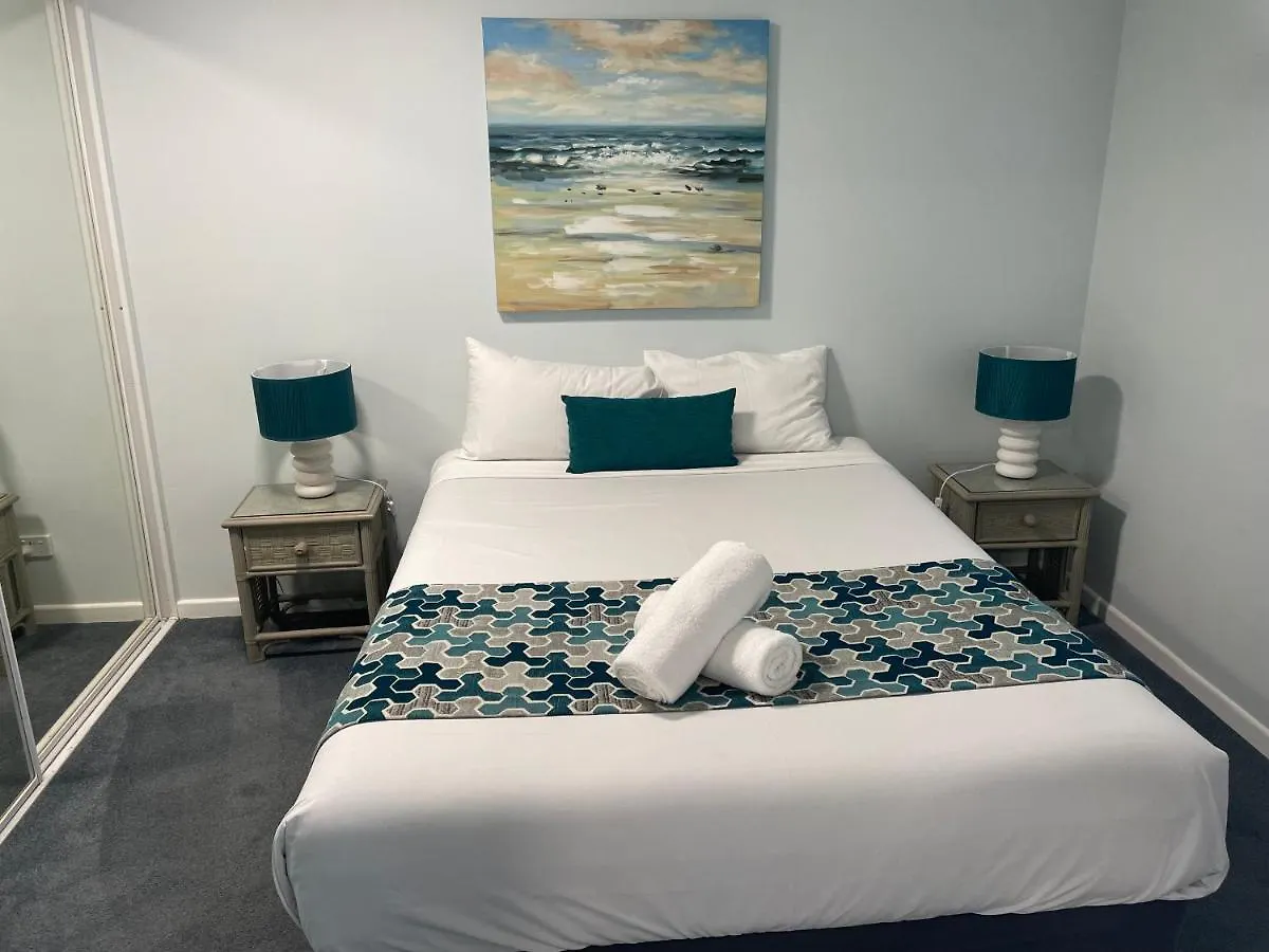 Nautilus Resort Mooloolaba 3*,  Australia